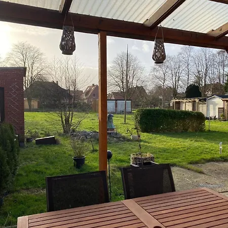 Stilvoll Eingerichtete Mit Terrasse In Tossens Apartamento