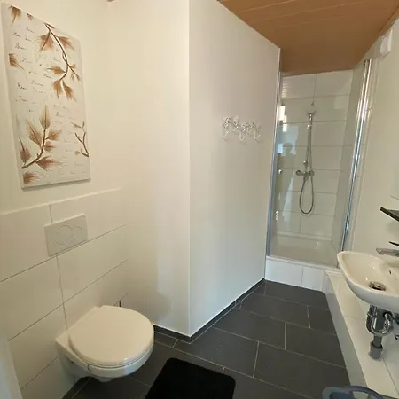 Stilvoll Eingerichtete Mit Terrasse In Tossens *