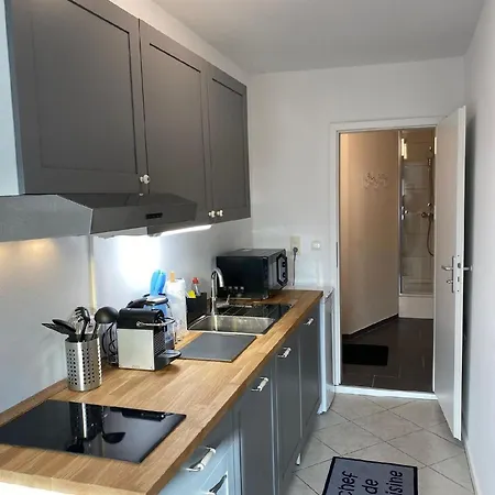 Stilvoll Eingerichtete Mit Terrasse In Tossens